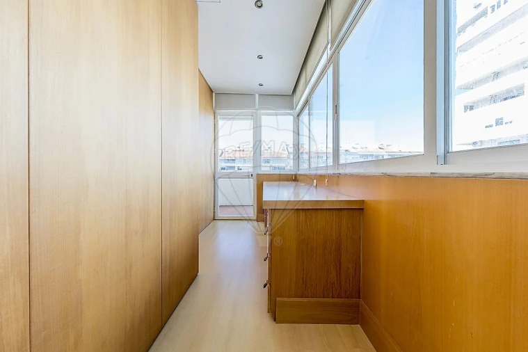 Apartamento T3 para Arrendamento em São Domingos de Benfica Foto 20