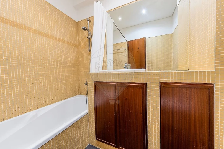 Apartamento T3 para Arrendamento em São Domingos de Benfica Foto 7