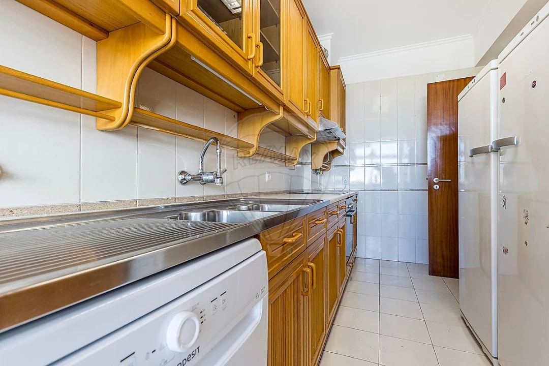 Apartamento T3 para Arrendamento em São Domingos de Benfica Foto 25