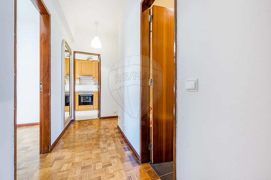 Apartamento T3 para Arrendamento em São Domingos de Benfica Foto 11