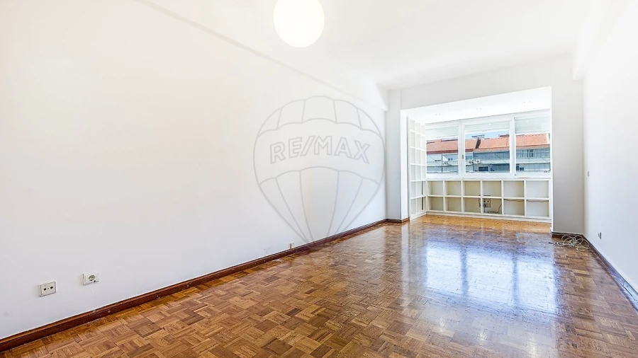 Apartamento T3 para Arrendamento em São Domingos de Benfica