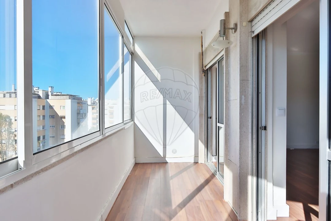 Apartamento T4 para Arrendamento em Benfica Foto 4