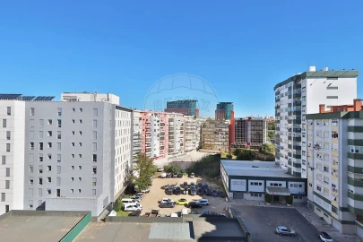 Apartamento T4 para Arrendamento em Benfica