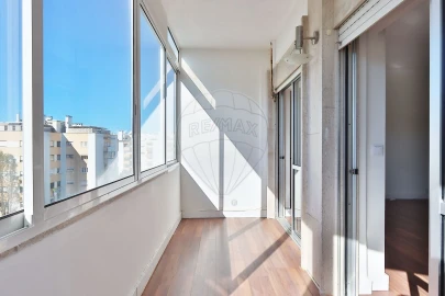 Apartamento T4 para Arrendamento em Benfica