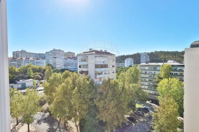 Apartamento T4 para Arrendamento em Benfica