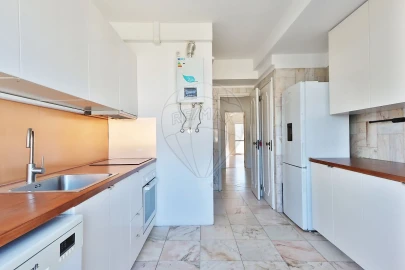Apartamento T4 para Arrendamento em Benfica