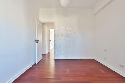 Apartamento T4 para Arrendamento em Benfica