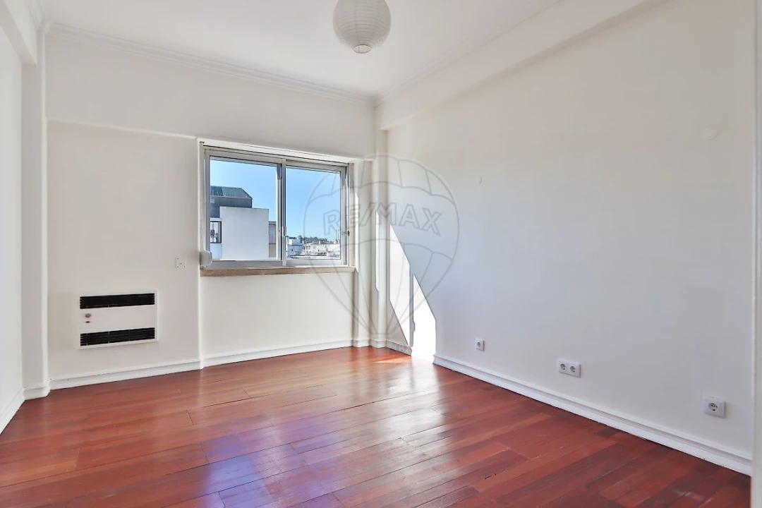 Apartamento T4 para Arrendamento em Benfica Foto 17
