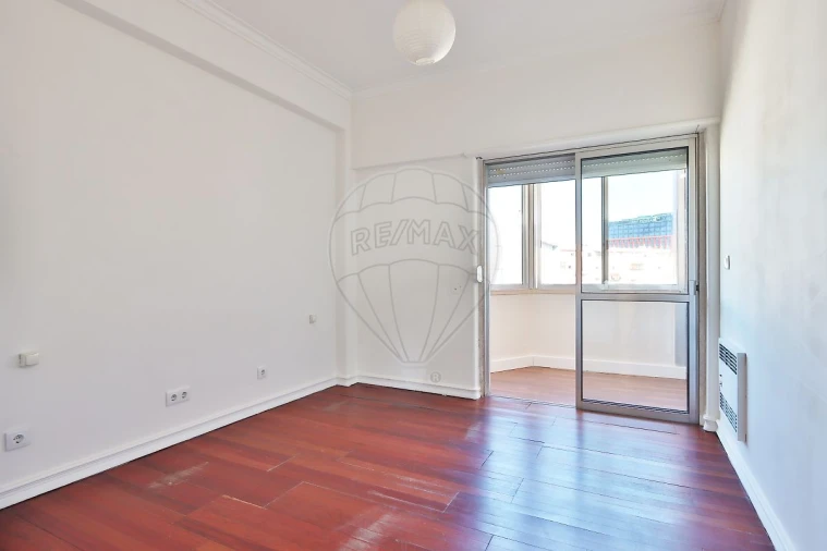 Apartamento T4 para Arrendamento em Benfica Foto 11