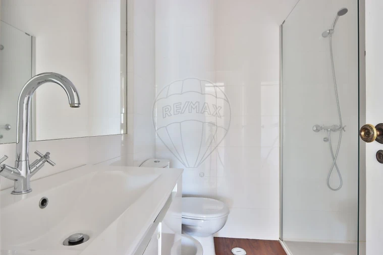 Apartamento T4 para Arrendamento em Benfica Foto 14