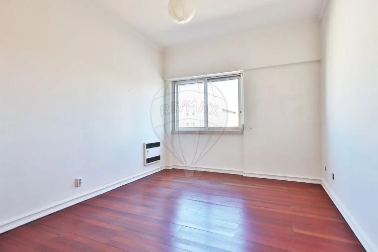 Apartamento T4 para Arrendamento em Benfica Foto 9