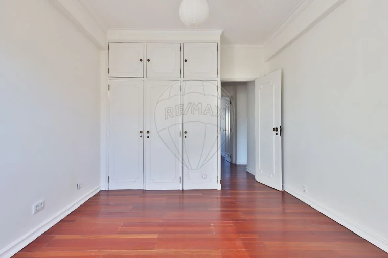Apartamento T4 para Arrendamento em Benfica Foto 12