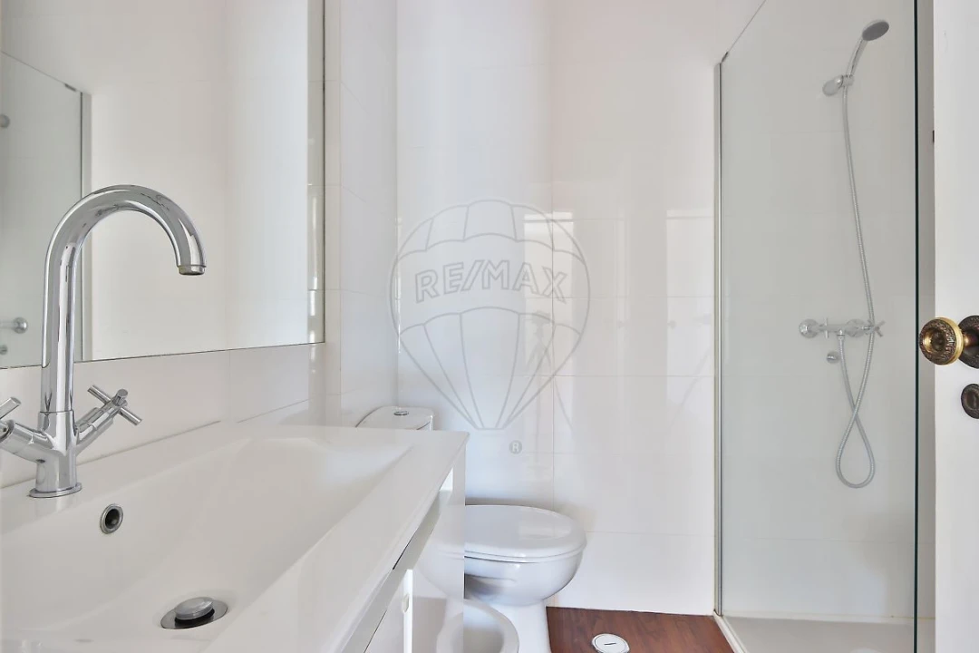 Apartamento T4 para Arrendamento em Benfica Foto 14