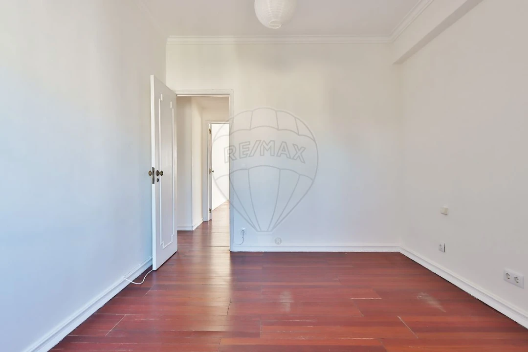 Apartamento T4 para Arrendamento em Benfica Foto 19