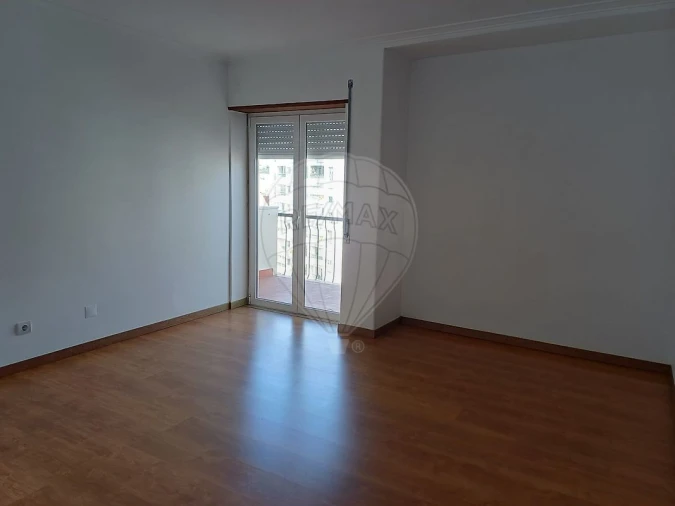 Apartamento T2 para Arrendamento em Alcabideche Foto 4