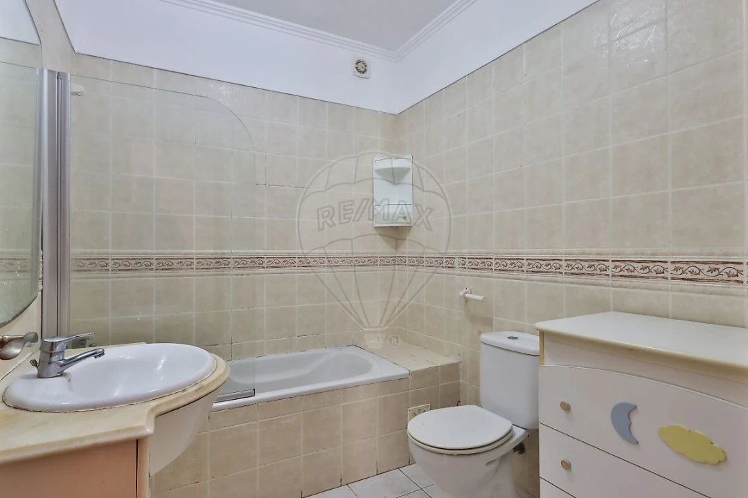 Apartamento T1 para Venda em Queluz e Belas Foto 11