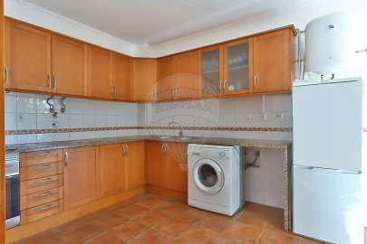 Apartamento T1 para Venda em Queluz e Belas