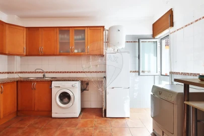 Apartamento T1 para Venda em Queluz e Belas
