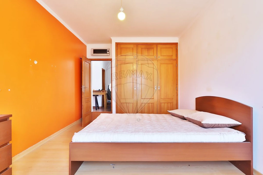 Apartamento T1 para Venda em Queluz e Belas Foto 9