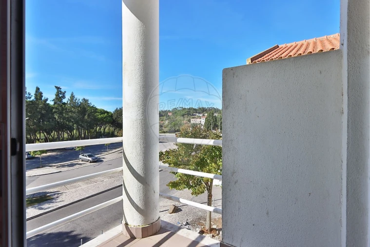Apartamento T1 para Venda em Queluz e Belas Foto 6