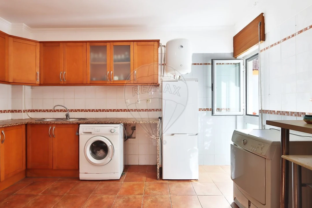 Apartamento T1 para Venda em Queluz e Belas Foto 2