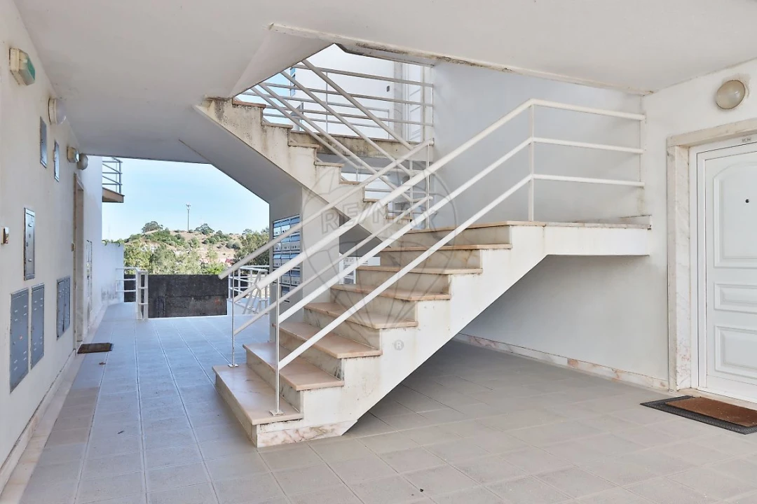 Apartamento T1 para Venda em Queluz e Belas Foto 13