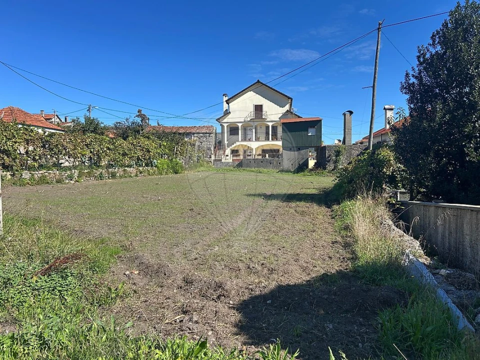 Terreno para Venda em Arões Foto 1