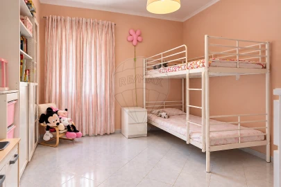 Apartamento T3 para Venda em Carregado e Cadafais