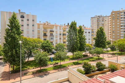 Apartamento T3 para Venda em Carregado e Cadafais