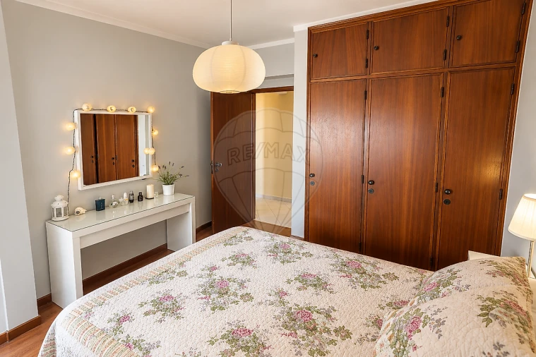 Apartamento T3 para Venda em Carregado e Cadafais Foto 13