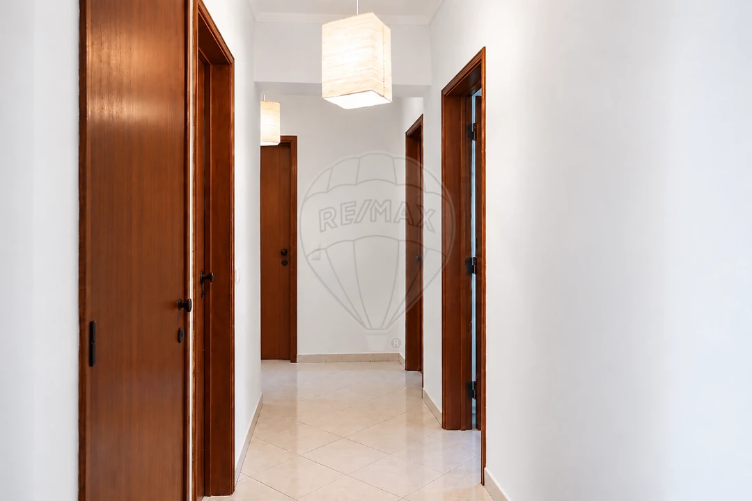 Apartamento T3 para Venda em Carregado e Cadafais Foto 1