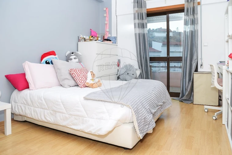 Apartamento T3 para Venda em Carregado e Cadafais Foto 13