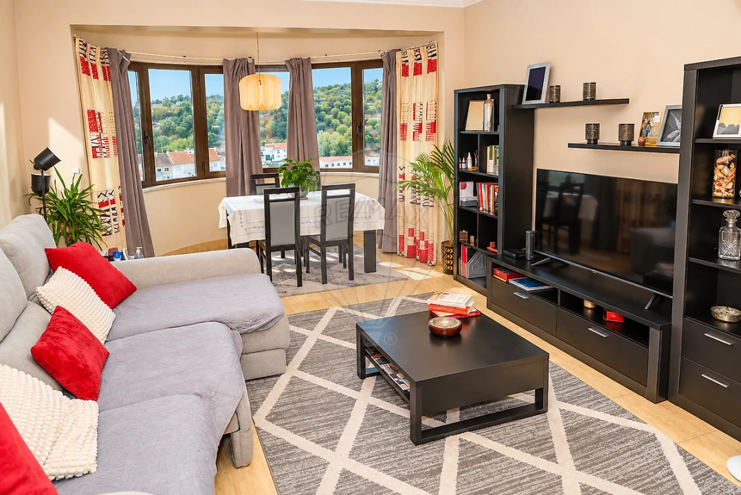 Apartamento T3 para Venda em Carregado e Cadafais Foto 9
