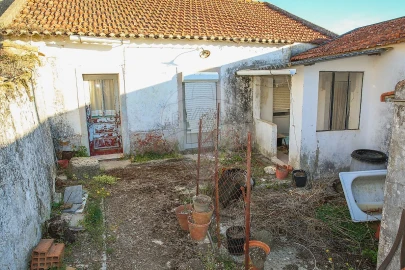 Moradia T2 para Venda em Santiago dos Velhos