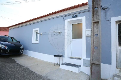 Moradia T2 para Arrendamento em Arranho