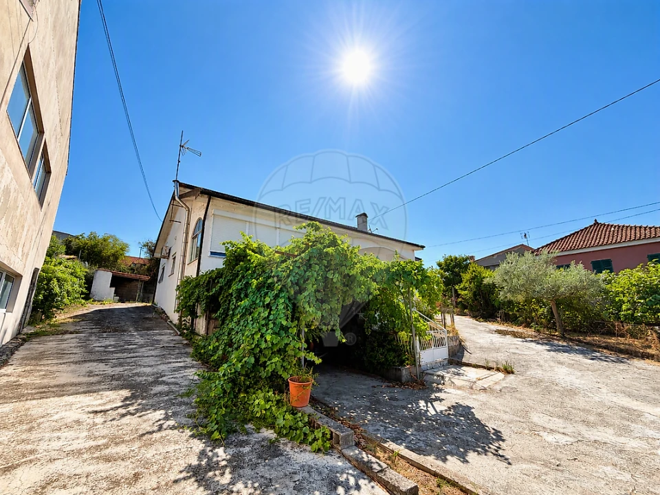 Moradia T3 para Venda em São Pedro Velho Foto 46