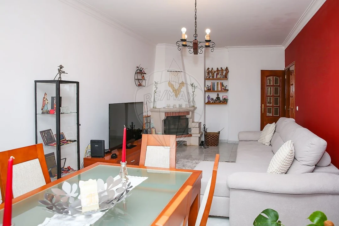 Apartamento T2 para Venda em Cacém e São Marcos Foto 3
