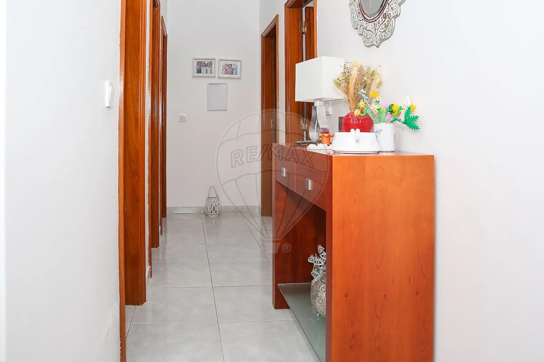 Apartamento T2 para Venda em Cacém e São Marcos Foto 12