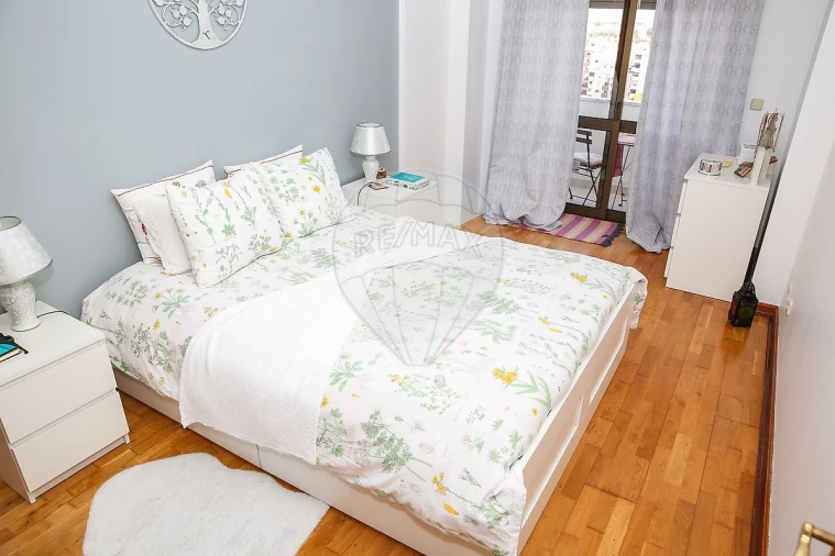 Apartamento T2 para Venda em Cacém e São Marcos Foto 16