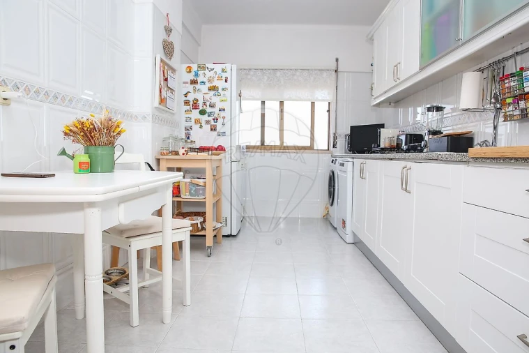 Apartamento T2 para Venda em Cacém e São Marcos Foto 10