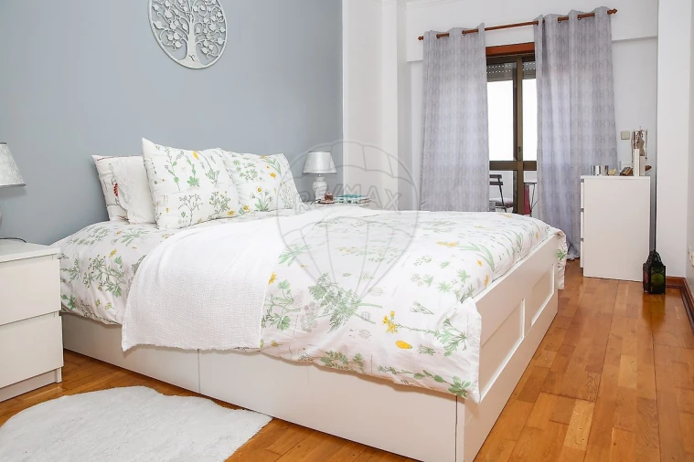 Apartamento T2 para Venda em Cacém e São Marcos Foto 14