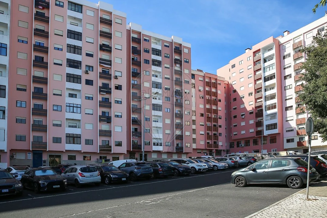 Apartamento T2 para Venda em Cacém e São Marcos Foto 26