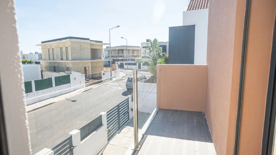 Moradia T5 para Venda em São Domingos de Rana Foto 33
