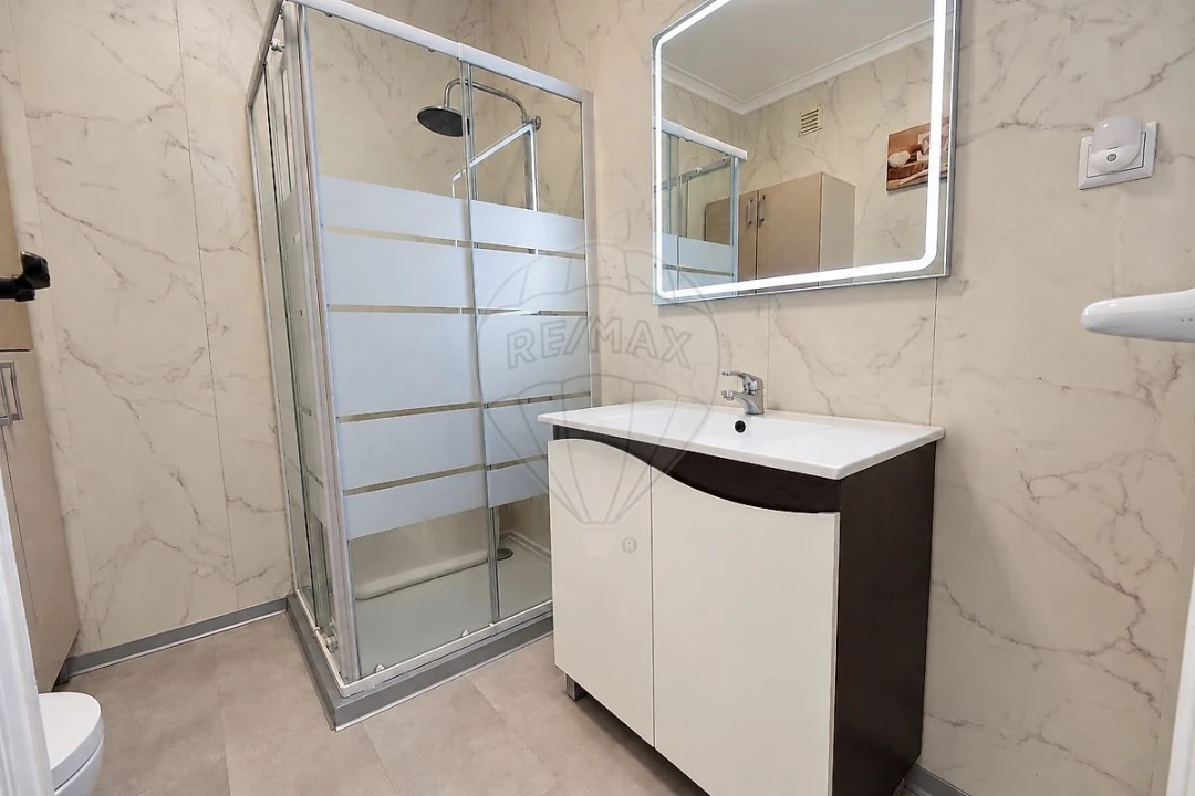 Apartamento T2 para Venda em Cidade da Maia Foto 13