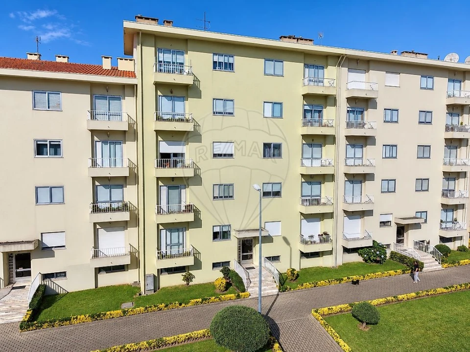 Apartamento T2 para Venda em Cidade da Maia Foto 1