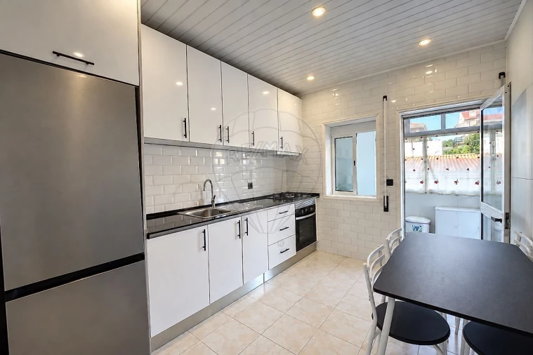 Apartamento T2 para Venda em Cidade da Maia Foto 17