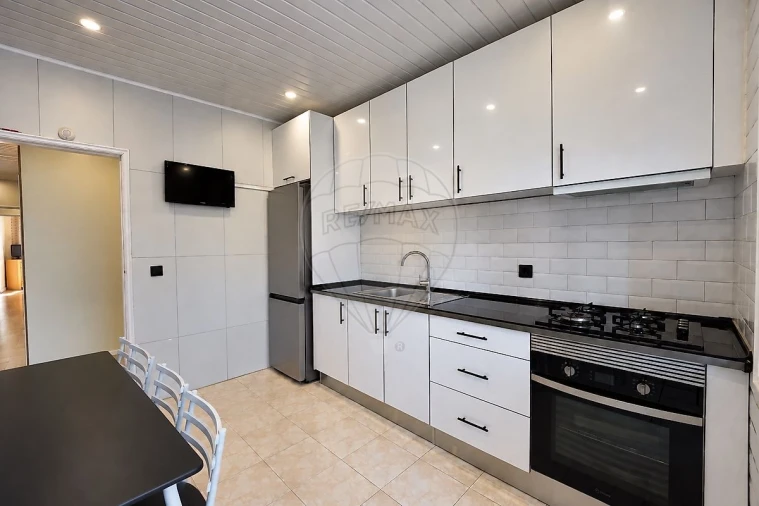 Apartamento T2 para Venda em Cidade da Maia Foto 18