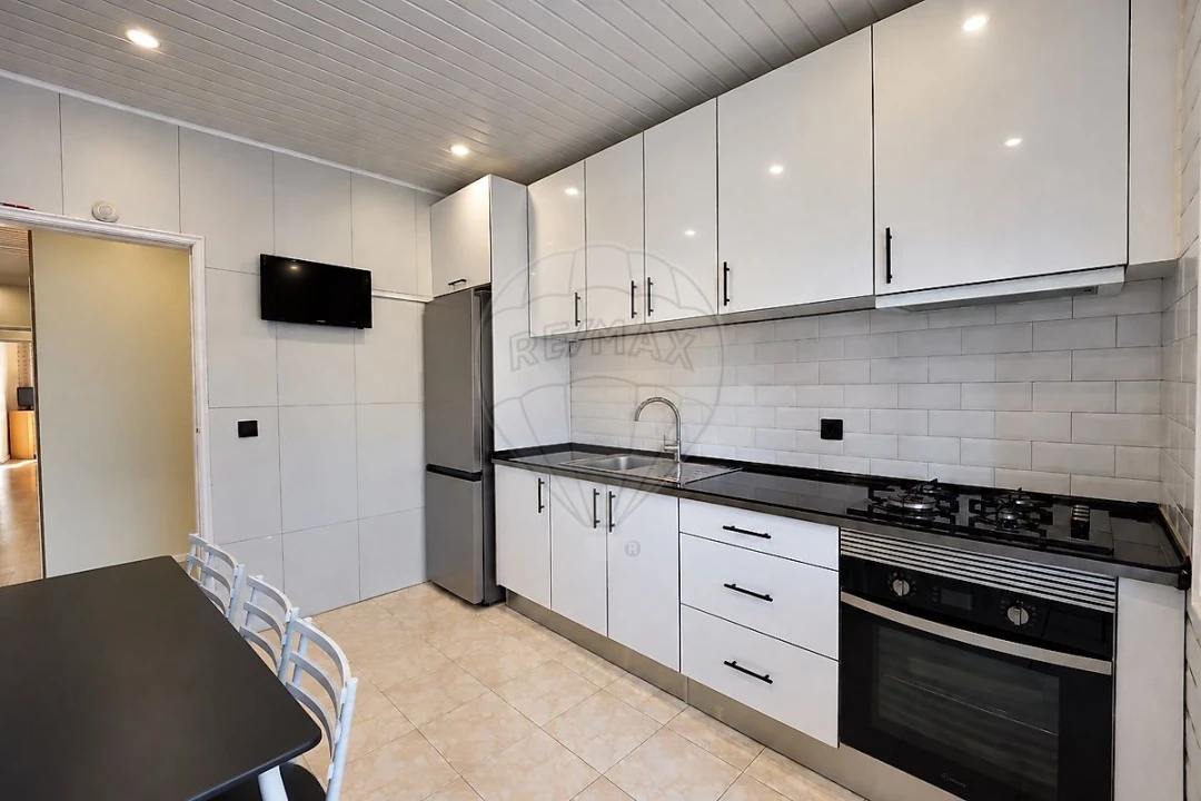 Apartamento T2 para Venda em Cidade da Maia Foto 18