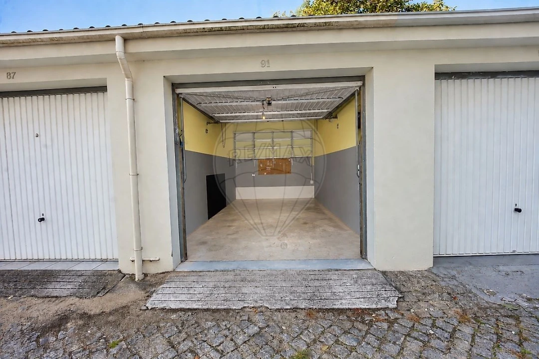 Apartamento T2 para Venda em Cidade da Maia Foto 32