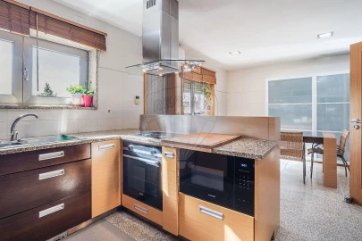Moradia T4 para Venda em Mafamude e Vilar do Paraíso